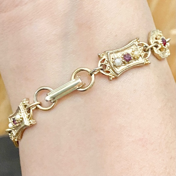 Vintage Unsigned Sarah Coventry Victorian Revival Gold-tone Link Bracelet - Picture 7 of 12